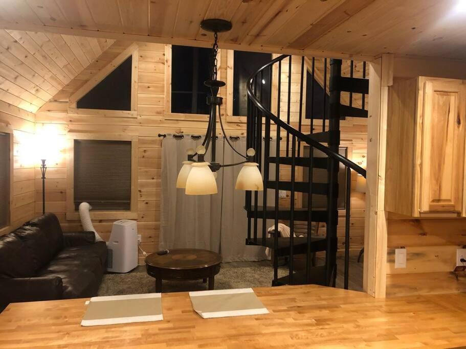 Cozy 1 Bedroom Cabin In The Heart Of Jonesborough Zewnętrze zdjęcie